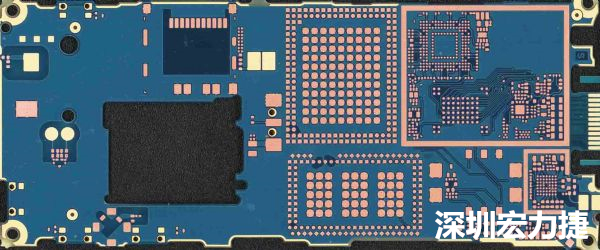 手機(jī)可用的PCB空間相當(dāng)小，而1片式的設(shè)計(jì)是節(jié)省成本的作法，如何做到區(qū)隔不同子系統(tǒng)、降低雜訊干擾，是設(shè)計(jì)關(guān)鍵。